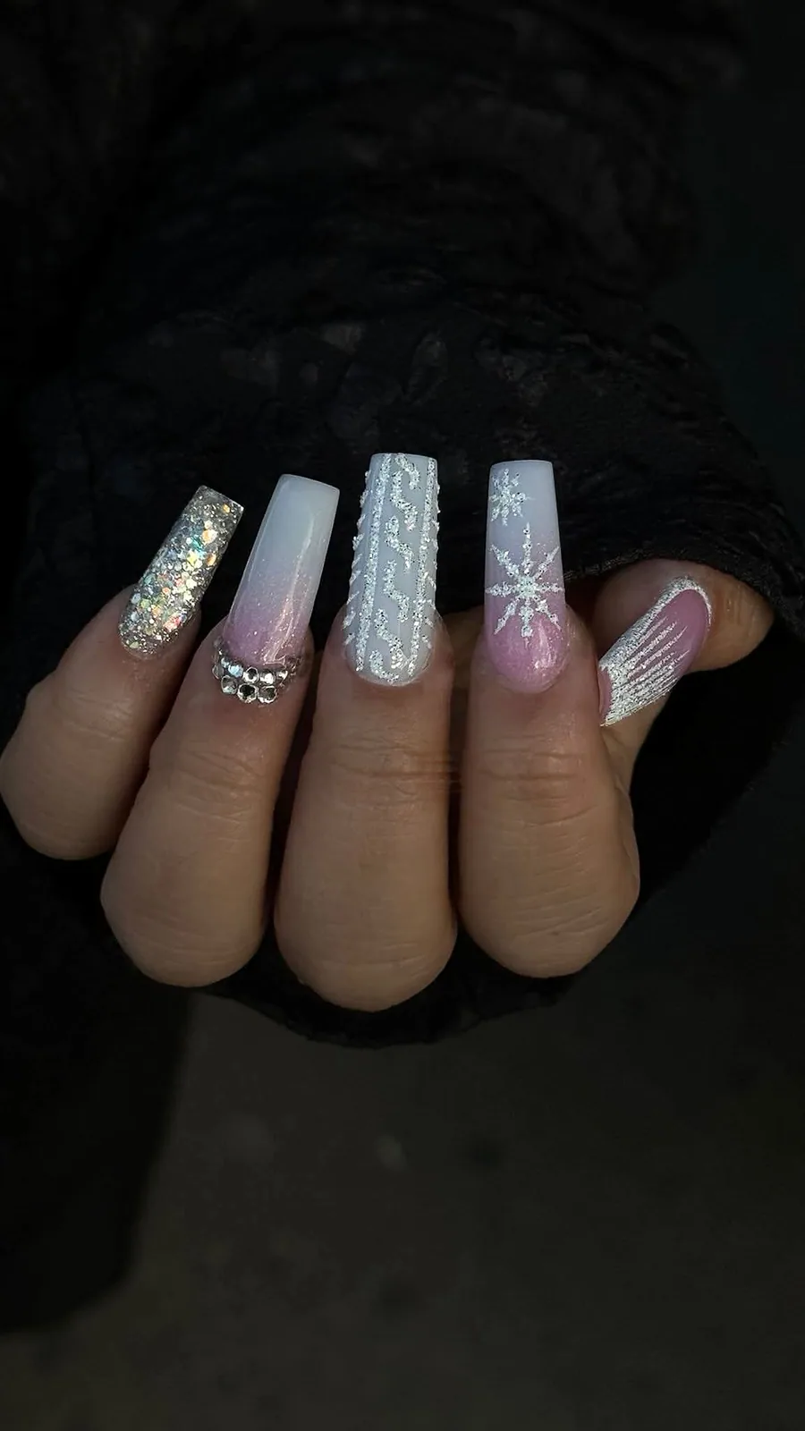 Crystal French Nail Art von COCO Nails & Beauty Horgen