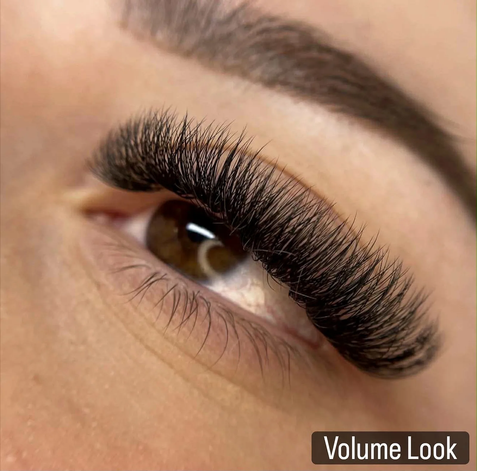 Volumen-Wimpern von COCO Nails & Beauty Horgen