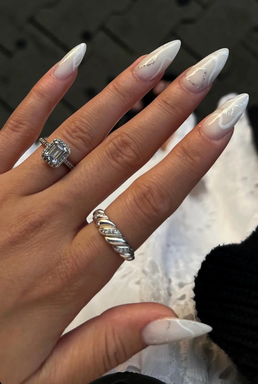 Pearl Almond Maniküre von COCO Nails & Beauty Horgen