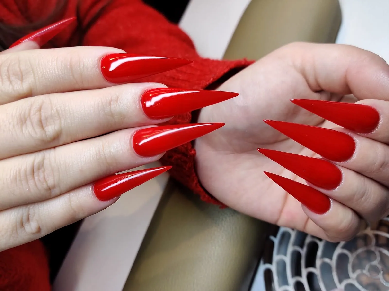 Rote Stiletto Extensions von COCO Nails & Beauty Horgen